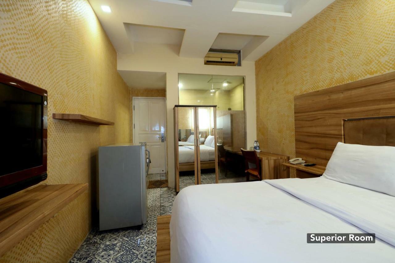 Magnolia Hotel Jakarta Exterior photo